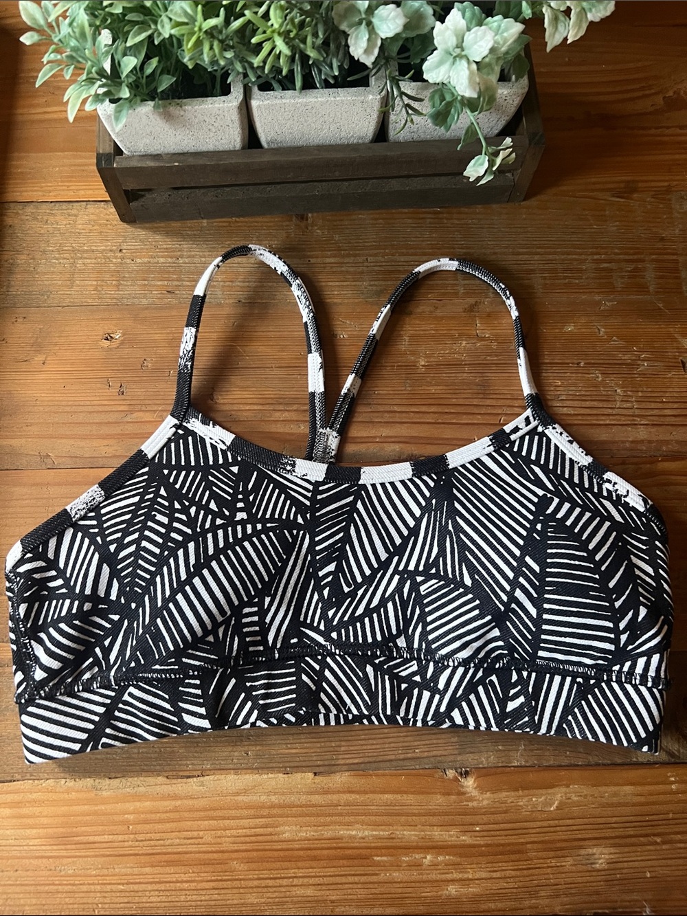 Lululemon Black & White Padded Sports Bra.  Size 6